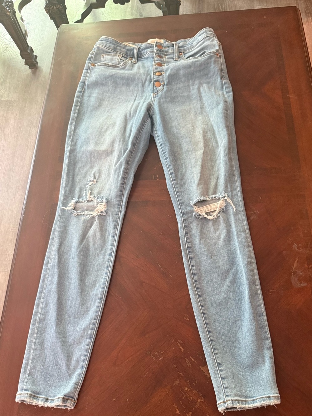 Universal Thread Light Blue Distressed High-Rise Skinny Jeans